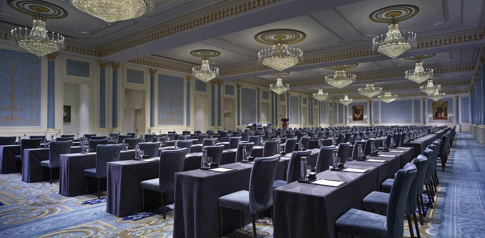 The Ritz-carlton, Отель