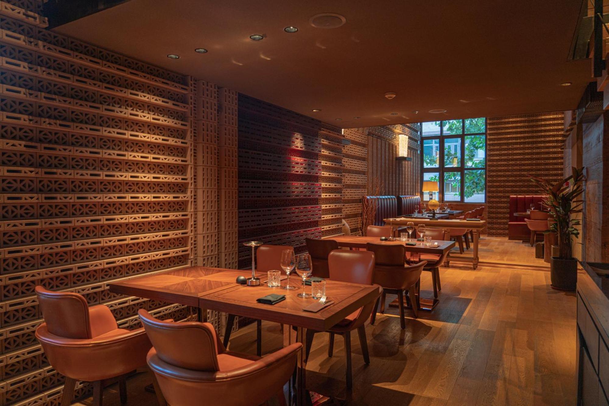 The Ritz-carlton, Отель 5*