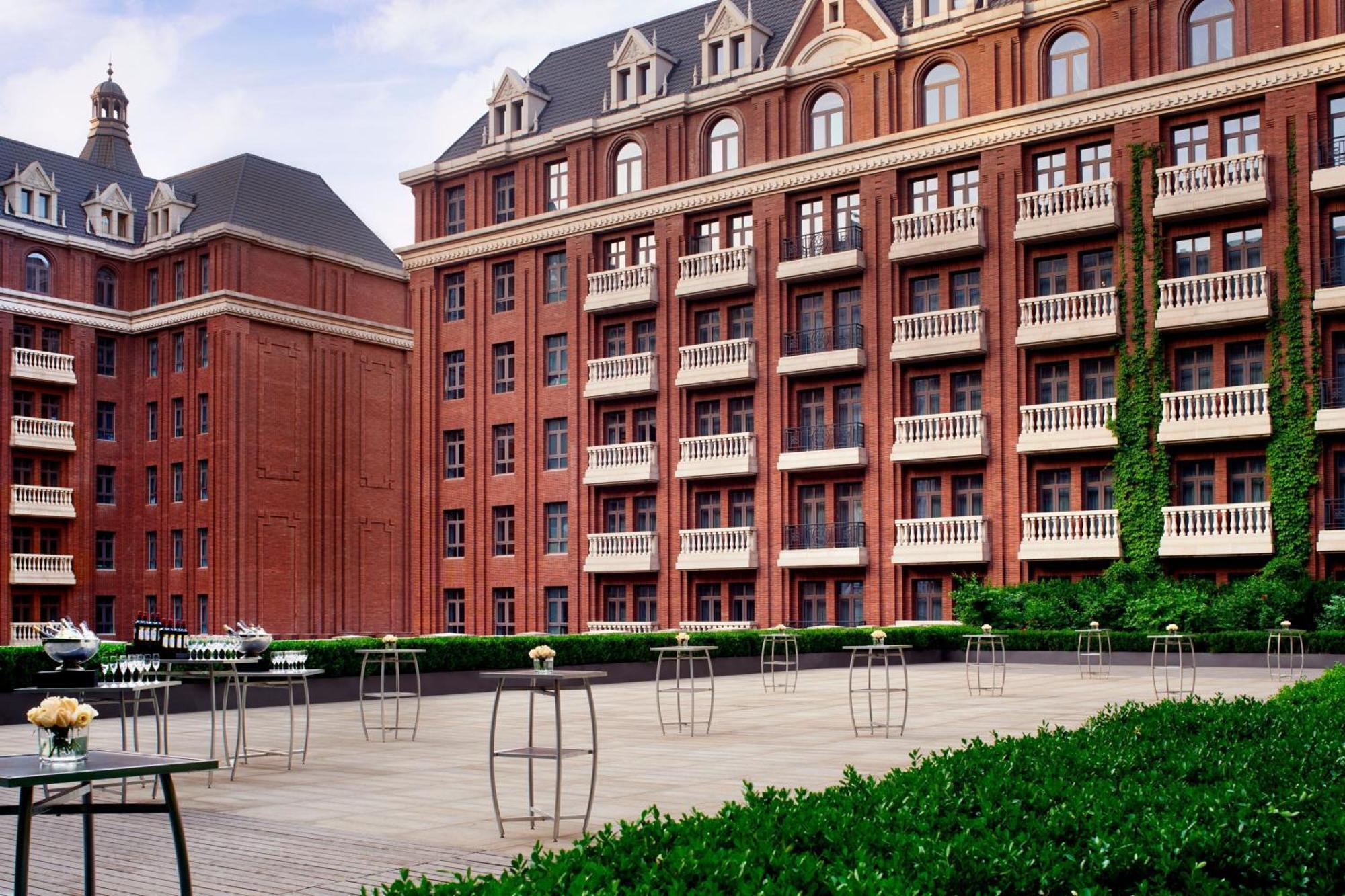 The Ritz-carlton, Отель 5*