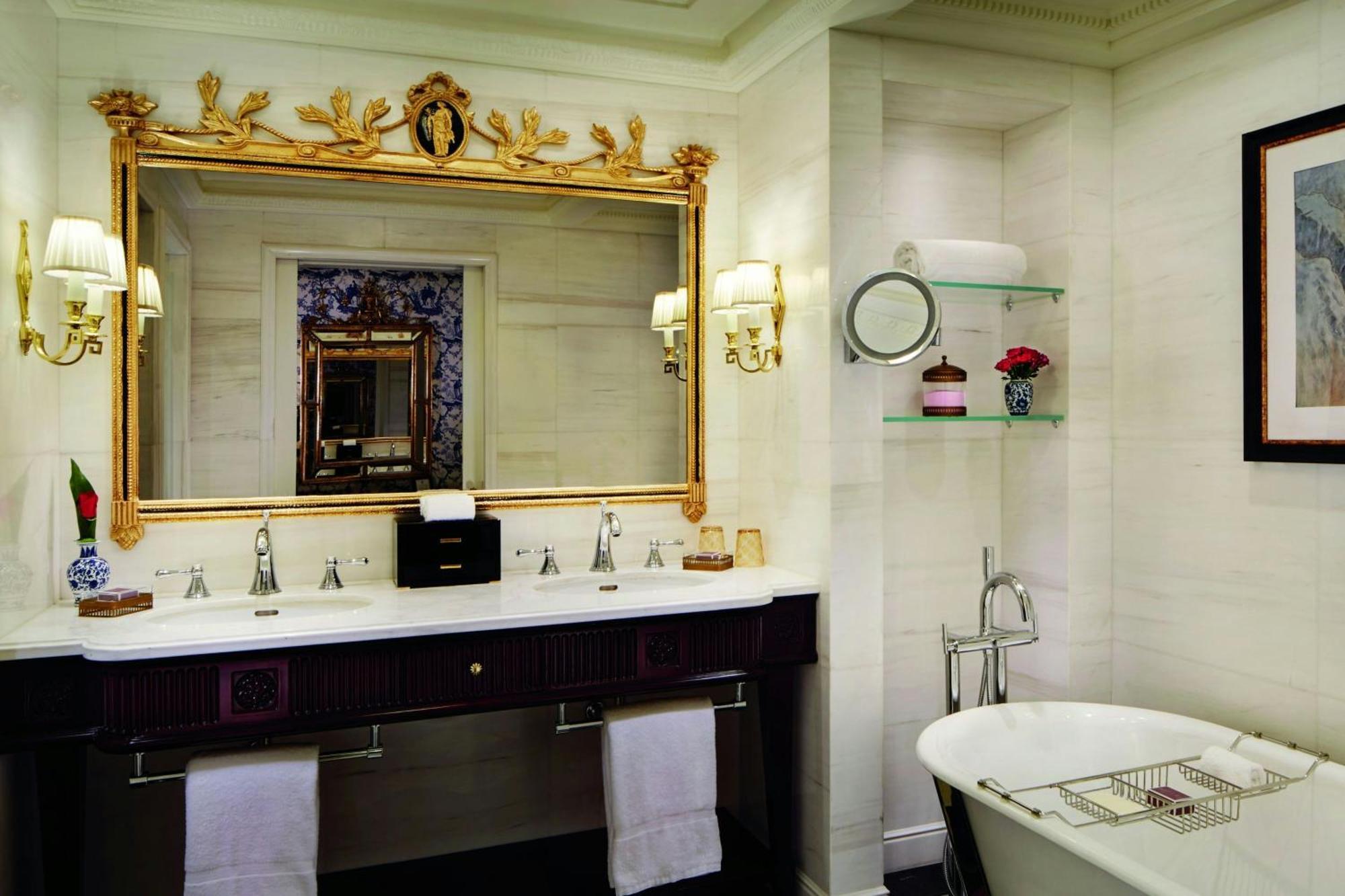 Отель The Ritz-carlton, 5*
