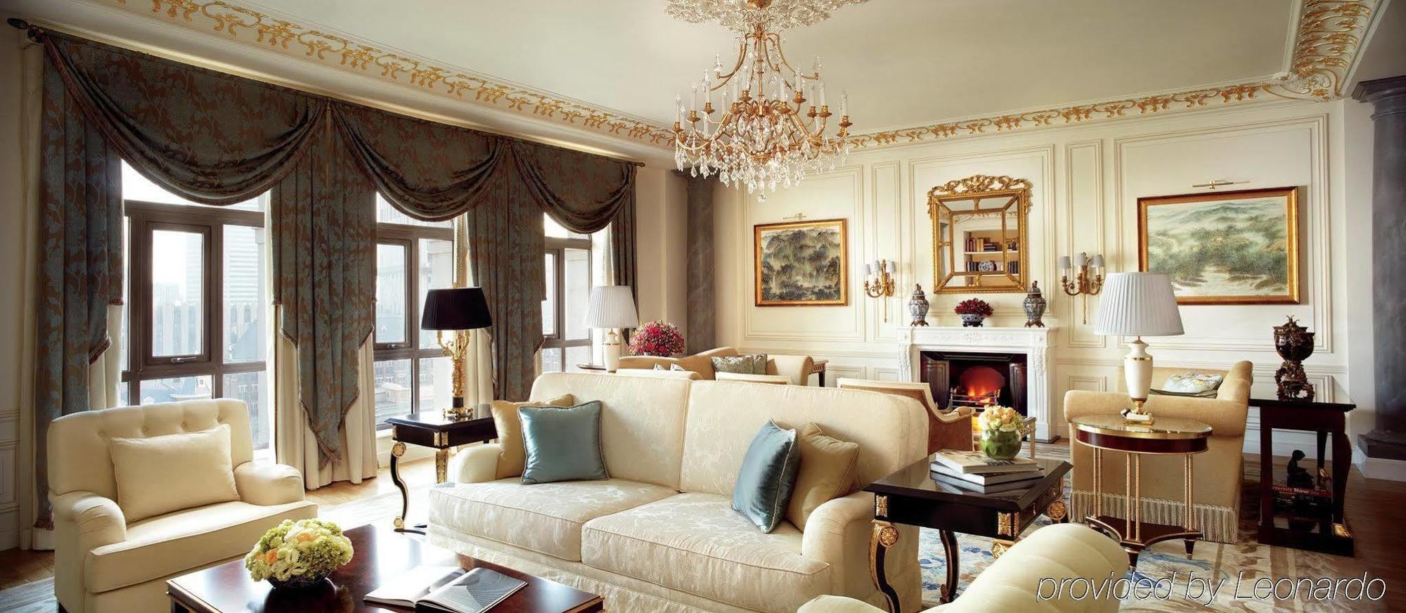 The Ritz-carlton, Отель