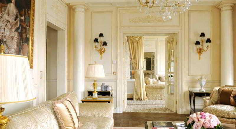 The Ritz-carlton, Отель 5*